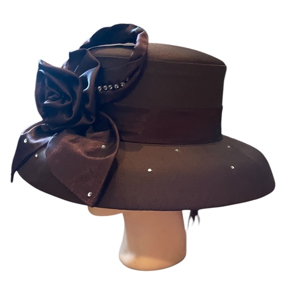 NWOT Italia Exclusive Bowknot Elegant Women\'s Brown‎ Church